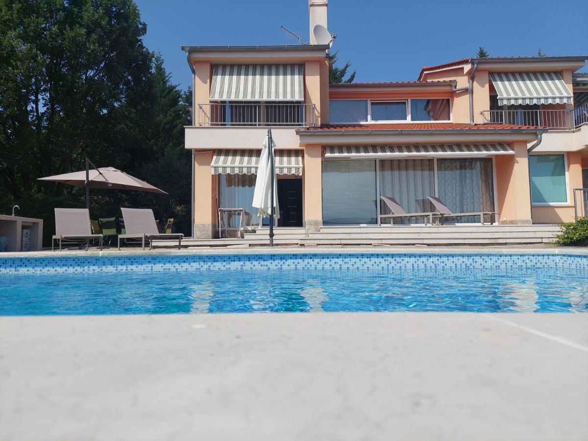 Apartments In Villa Azra Рийека Екстериор снимка