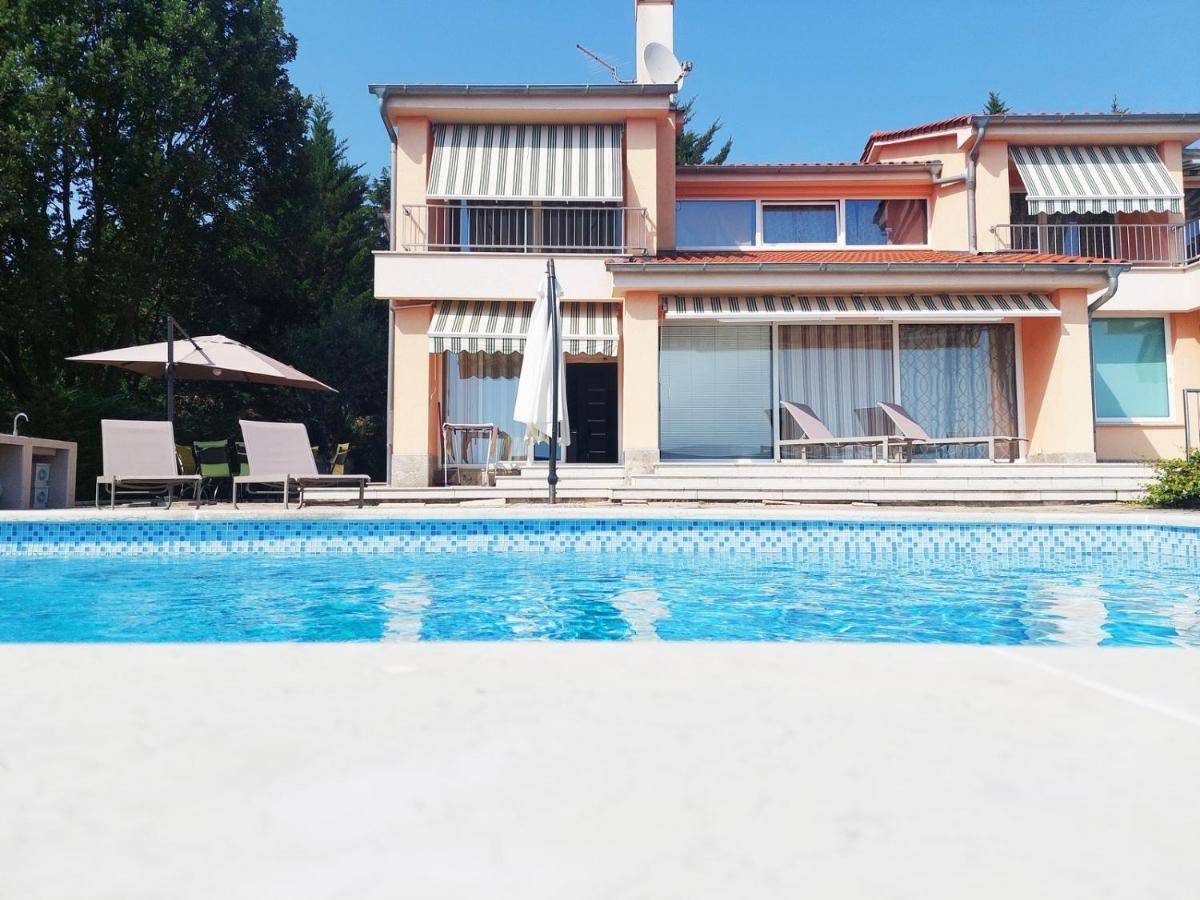 Apartments In Villa Azra Рийека Екстериор снимка