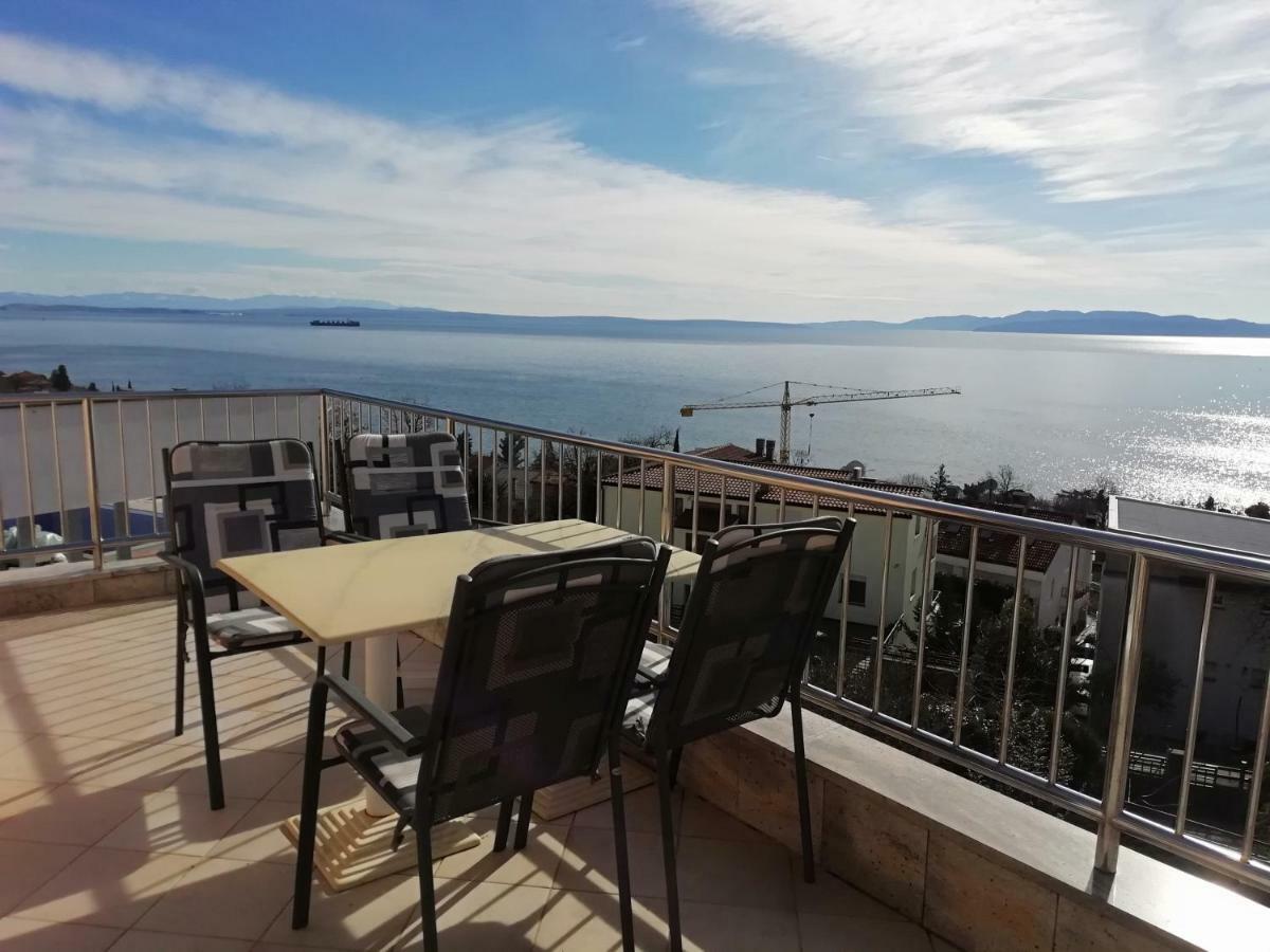 Apartments In Villa Azra Рийека Екстериор снимка