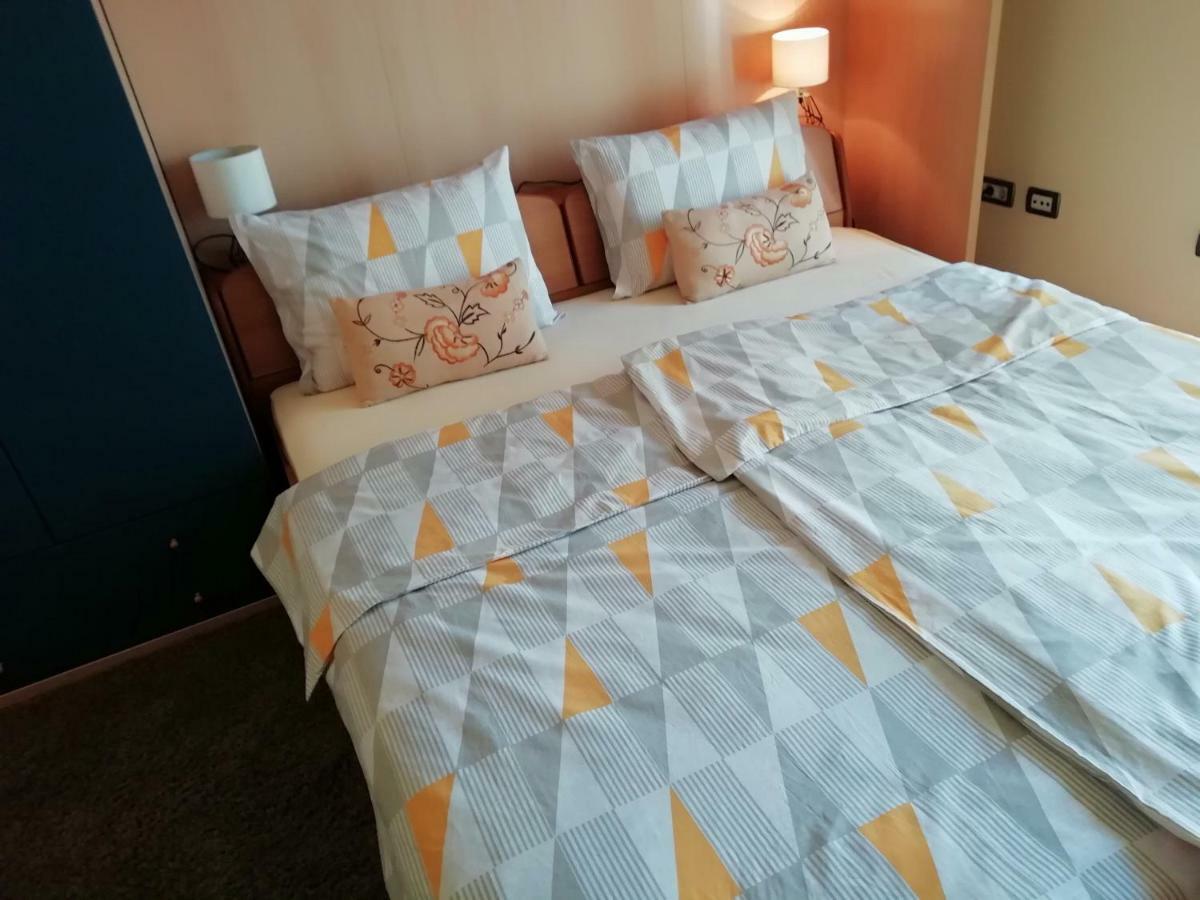 Apartments In Villa Azra Рийека Екстериор снимка